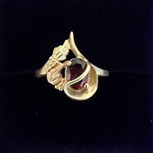 Black Hills Gold - Ring - 10k Gold and Garnet - Size 7